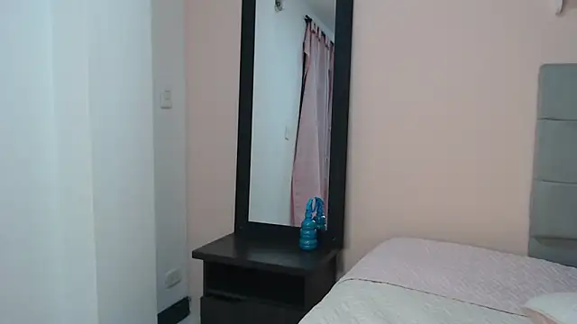 Snapshot of Wandaa- chatting on November 28, 2025, 11:40 pm Wandaa- online show from November 28, 2025, 11:40 pm