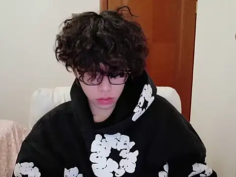 hangzi-0011 online show from October 31, 2025, 11:00 am