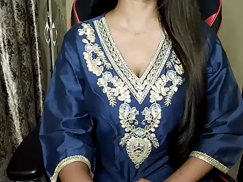 Snapshot of Brown_Girl_19 chatting on October 7, 2025, 7:00 pm Brown Girl 19 online show from October 7, 2025, 7:00 pm