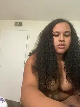 Snapshot of nicolette356 chatting on December 16, 2025, 1:43 am nicolette356 online show from December 16, 2025, 1:43 am