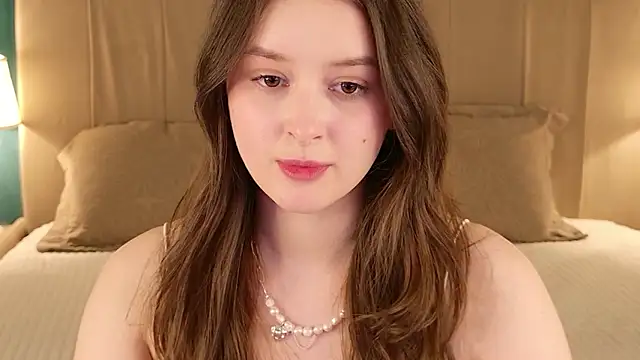 EvaSwen online show from April 30, 2026, 6:14 pm