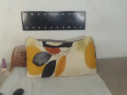 Black-RoseX online show from November 12, 2025, 2:17 pm