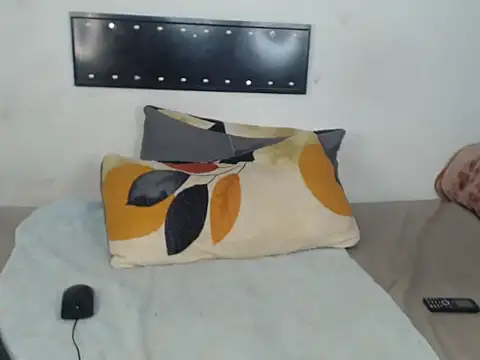 Black-RoseX online show from November 15, 2025, 8:44 am