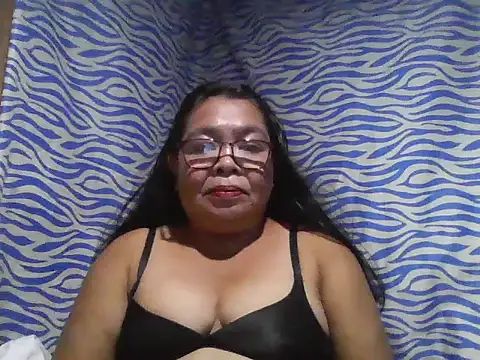 Snapshot of cris_tita chatting on June 11, 2026, 3:21 pm cris tita online show from June 11, 2026, 3:21 pm