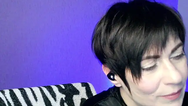 Snapshot of Ashley_Brookss chatting on November 28, 2025, 4:53 pm Ashley Brookss online show from November 28, 2025, 4:53 pm