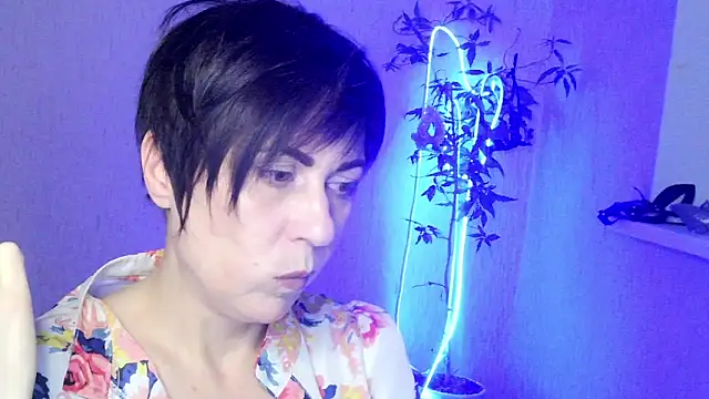 Ashley Brookss online show from December 14, 2025, 2:00 pm