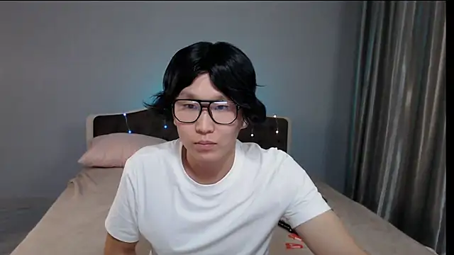 Snapshot of KaiChicken chatting on October 12, 2025, 2:32 am KaiChicken online show from October 12, 2025, 2:32 am