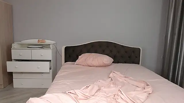 Snapshot of KaiChicken chatting on November 29, 2025, 8:34 pm KaiChicken online show from November 29, 2025, 8:34 pm