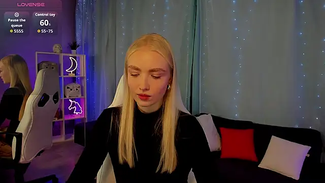 Snapshot of TessaGrays chatting on November 4, 2025, 10:25 am TessaGrays online show from November 4, 2025, 10:25 am