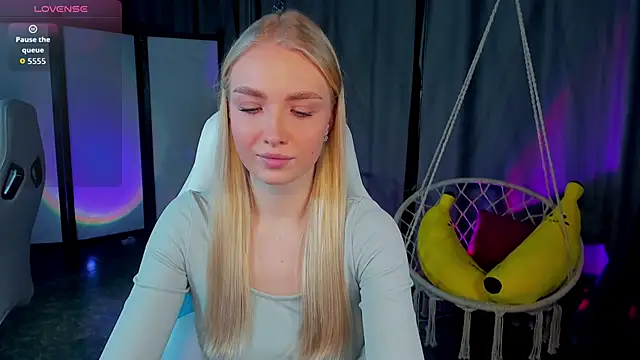 Snapshot of TessaGrays chatting on February 1, 2026, 10:25 am TessaGrays online show from February 1, 2026, 10:25 am