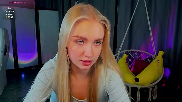 Snapshot of TessaGrays chatting on February 3, 2026, 12:54 pm TessaGrays online show from February 3, 2026, 12:54 pm