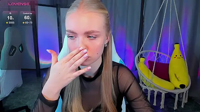 Snapshot of TessaGrays chatting on February 9, 2026, 11:36 am TessaGrays online show from February 9, 2026, 11:36 am