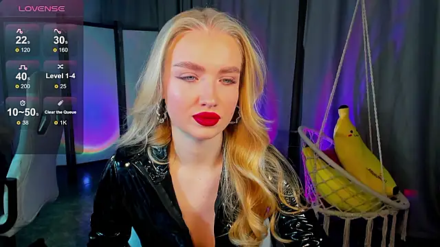 Snapshot of TessaGrays chatting on February 11, 2026, 8:41 am TessaGrays online show from February 11, 2026, 8:41 am