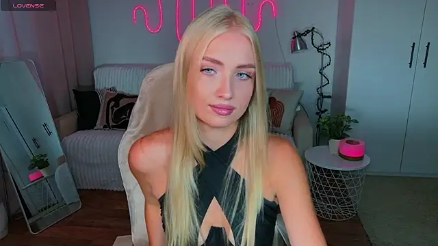 TessaGrays online show from July 2, 2026, 2:23 pm