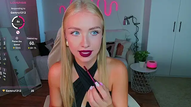 TessaGrays online show from July 12, 2026, 11:56 am