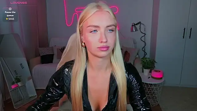 TessaGrays online show from August 7, 2026, 1:02 pm