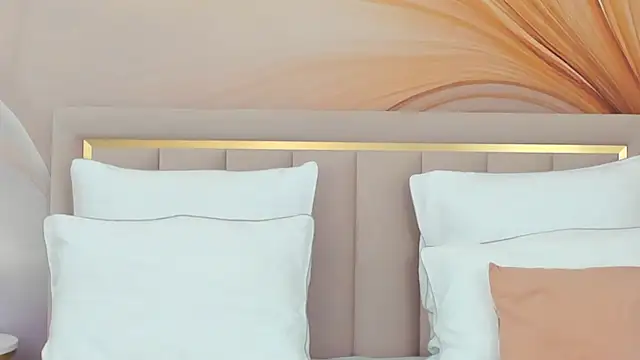 MelissaLiss online show from November 15, 2025, 2:46 pm