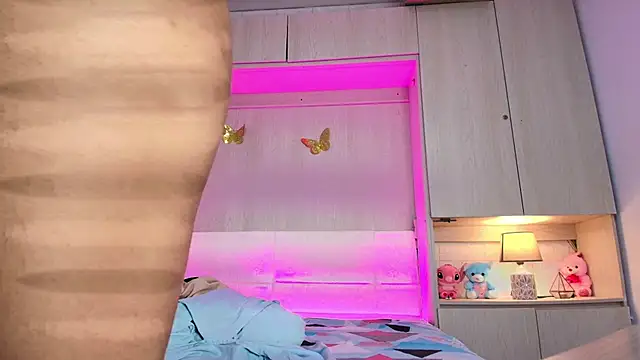 Snapshot of ChloeWiillow chatting on July 16, 2026, 12:11 pm ChloeWiillow online show from July 16, 2026, 12:11 pm
