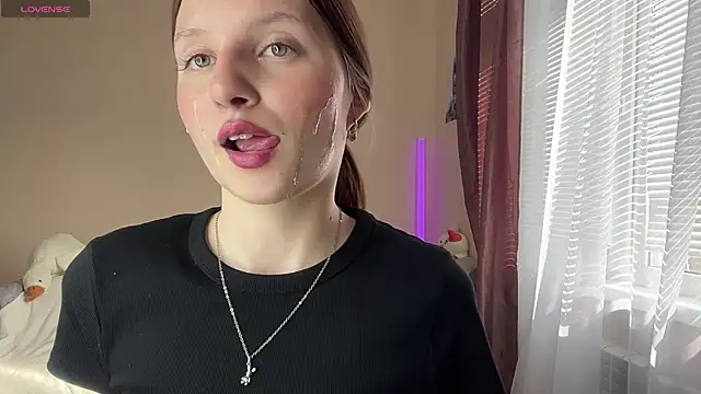 Snapshot of JanellHousen chatting on July 22, 2026, 5:10 am JanellHousen online show from July 22, 2026, 5:10 am