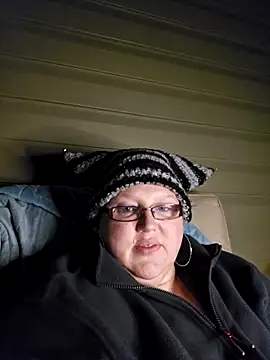 Snapshot of Budd_Bunney chatting on October 24, 2025, 1:03 am Budd Bunney online show from October 24, 2025, 1:03 am