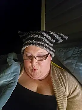 Snapshot of Budd_Bunney chatting on October 26, 2025, 2:06 am Budd Bunney online show from October 26, 2025, 2:06 am