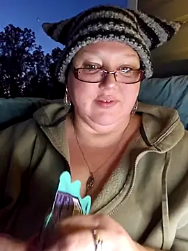 Snapshot of Budd_Bunney chatting on November 4, 2025, 10:53 pm Budd Bunney online show from November 4, 2025, 10:53 pm