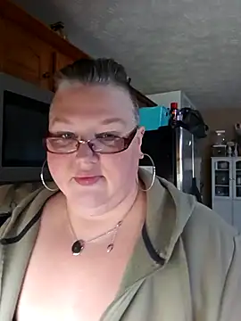 Snapshot of Budd_Bunney chatting on November 10, 2025, 7:46 pm Budd Bunney online show from November 10, 2025, 7:46 pm