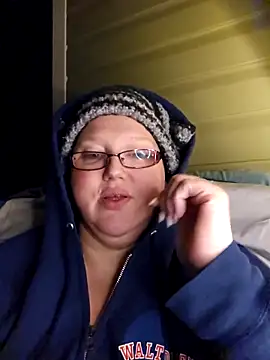 Snapshot of Budd_Bunney chatting on November 18, 2025, 1:11 am Budd Bunney online show from November 18, 2025, 1:11 am