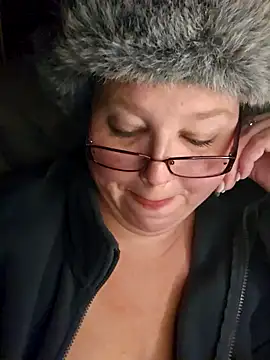 Snapshot of Budd_Bunney chatting on November 19, 2025, 3:28 am Budd Bunney online show from November 19, 2025, 3:28 am