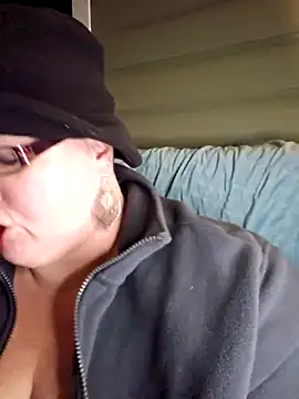 Snapshot of Budd_Bunney chatting on November 26, 2025, 12:00 am Budd Bunney online show from November 26, 2025, 12:00 am