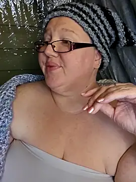 Snapshot of Budd_Bunney chatting on December 2, 2025, 12:49 am Budd Bunney online show from December 2, 2025, 12:49 am