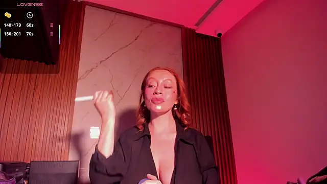 LucianaWainN online show from November 1, 2025, 12:51 pm