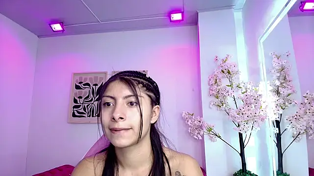 Gabriela milani online show from April 30, 2026, 11:27 am