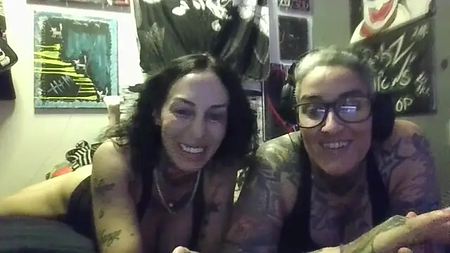 inkdhollow1 online show from May 6, 2026, 7:13 am