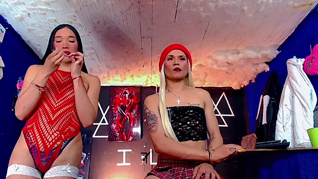 Snapshot of Fersexy_Dolls chatting on November 3, 2025, 2:24 am Fersexy Dolls online show from November 3, 2025, 2:24 am