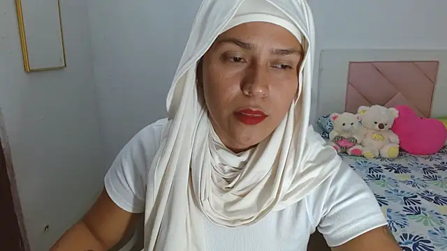 Snapshot of Nadia_hasbun chatting on October 11, 2025, 12:43 am Nadia hasbun online show from October 11, 2025, 12:43 am