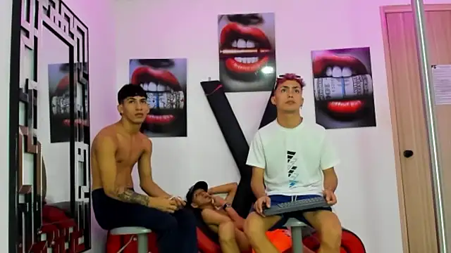 VERY HOT GUYS online show from November 1, 2025, 1:29 am