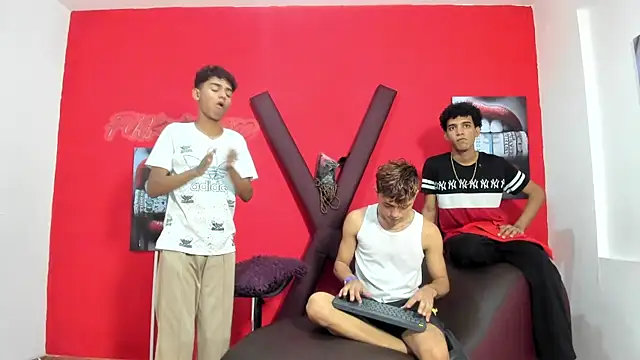 VERY HOT GUYS online show from April 8, 2026, 7:14 pm