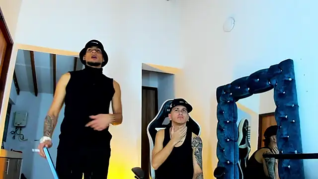 Snapshot of daddys_insanee chatting on October 1, 2025, 6:52 am daddys insanee online show from October 1, 2025, 6:52 am