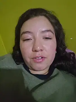 annyaparis online show from November 14, 2025, 2:10 am