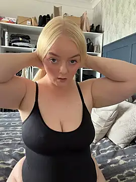 Snapshot of lusciouslylou chatting on June 3, 2026, 9:01 am lusciouslylou online show from June 3, 2026, 9:01 am