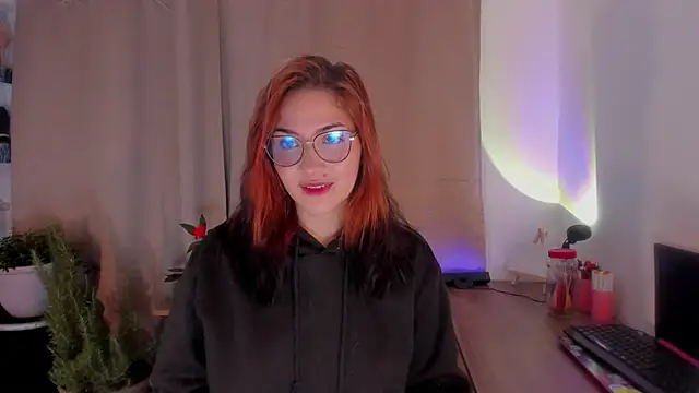 Snapshot of AmaruBloom chatting on November 23, 2025, 5:40 am AmaruBloom online show from November 23, 2025, 5:40 am