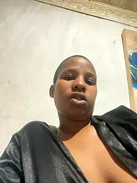 Snapshot of MissBubbles04 chatting on October 31, 2025, 7:48 pm MissBubbles04 online show from October 31, 2025, 7:48 pm