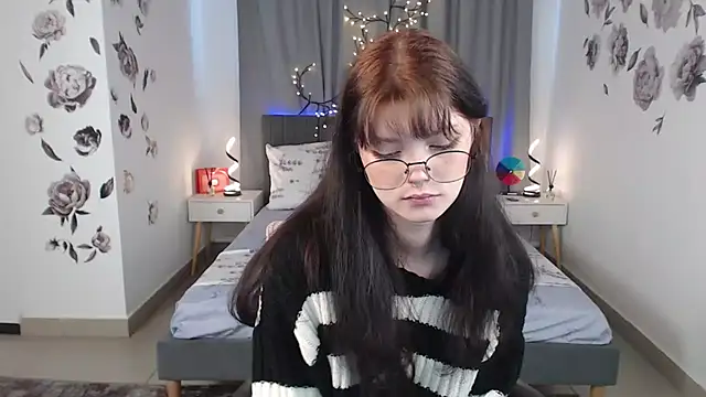 Snapshot of MileyRood chatting on October 8, 2025, 11:13 pm MileyRood online show from October 8, 2025, 11:13 pm