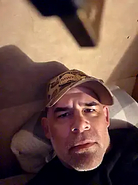 Snapshot of DeeBestEver chatting on April 16, 2026, 11:33 am DeeBestEver online show from April 16, 2026, 11:33 am