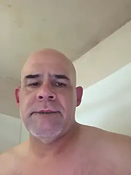 Snapshot of DeeBestEver chatting on July 12, 2026, 5:26 pm DeeBestEver online show from July 12, 2026, 5:26 pm