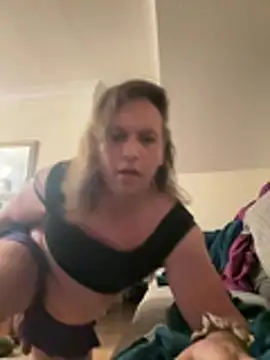 sexymell online show from May 18, 2026, 8:14 pm