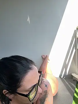 LaPetiteKim online show from March 4, 2026, 1:06 pm