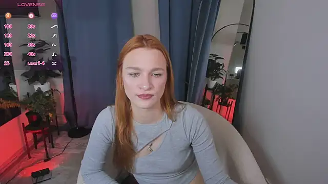 Snapshot of PollyMayer chatting on May 12, 2026, 8:39 pm PollyMayer online show from May 12, 2026, 8:39 pm