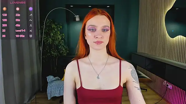 Snapshot of PollyMayer chatting on June 3, 2026, 8:47 pm PollyMayer online show from June 3, 2026, 8:47 pm